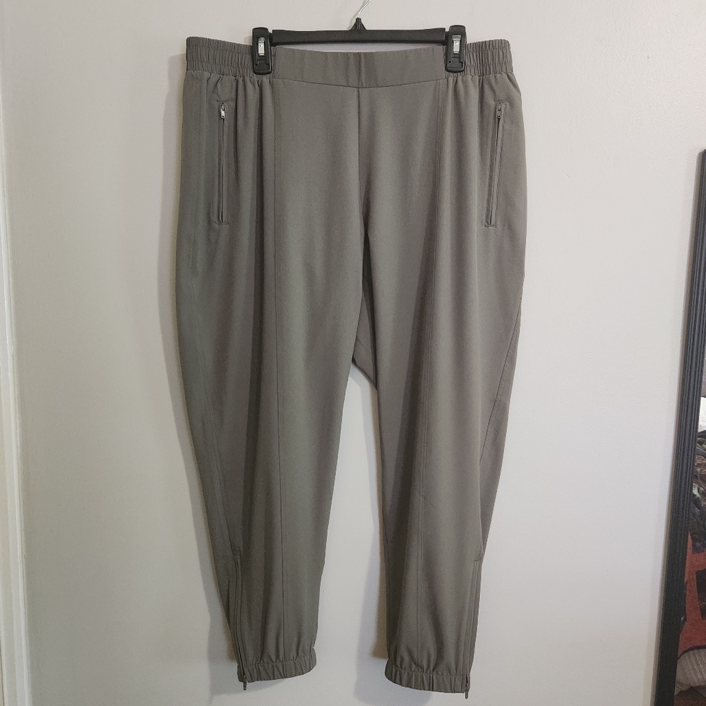 Old Navy Mid-Rise StretchTech Jogger Pants for Women XL Olive Green